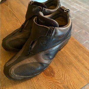 Ariat women’s paddock boots size 8. Discontinued